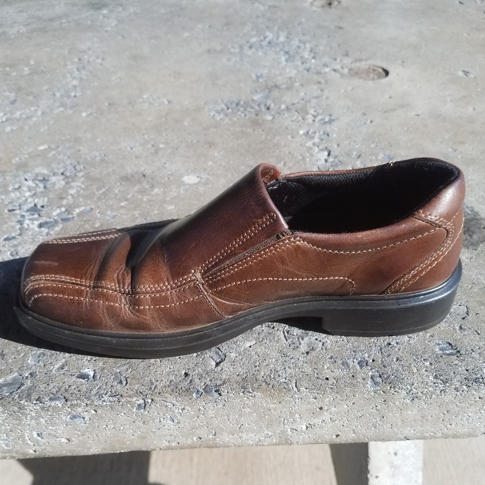 Ecco women's slip-ons loafers Brown US size 8